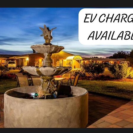 Newell Motor Inn Narrandera Buitenkant foto
