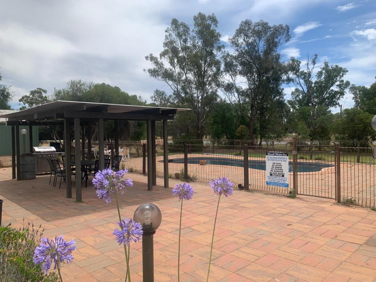 Newell Motor Inn Narrandera Buitenkant foto
