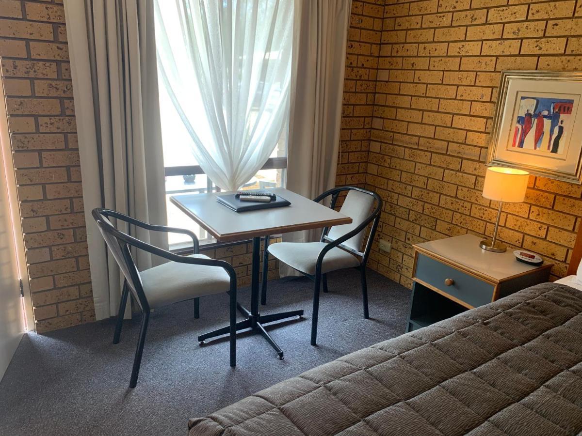 Newell Motor Inn Narrandera Buitenkant foto